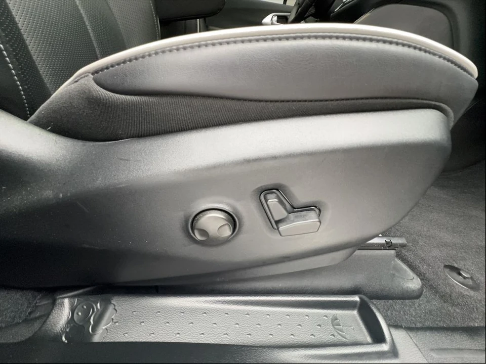 2026 Chrysler - Image 28 of 31