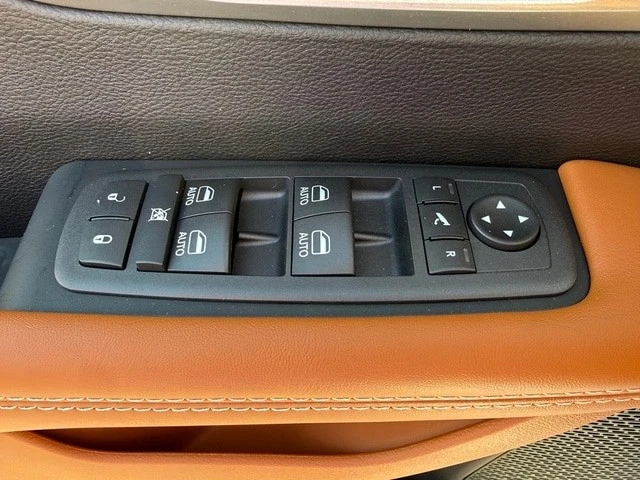 2026 Chrysler - Image 14 of 21