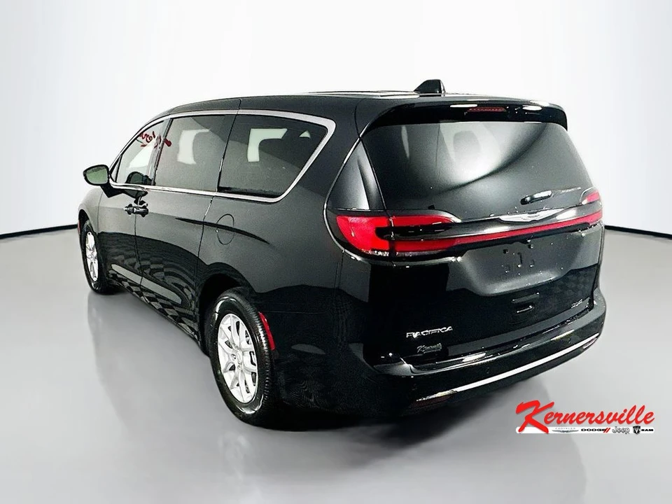 2026 Chrysler - Image 5 of 12