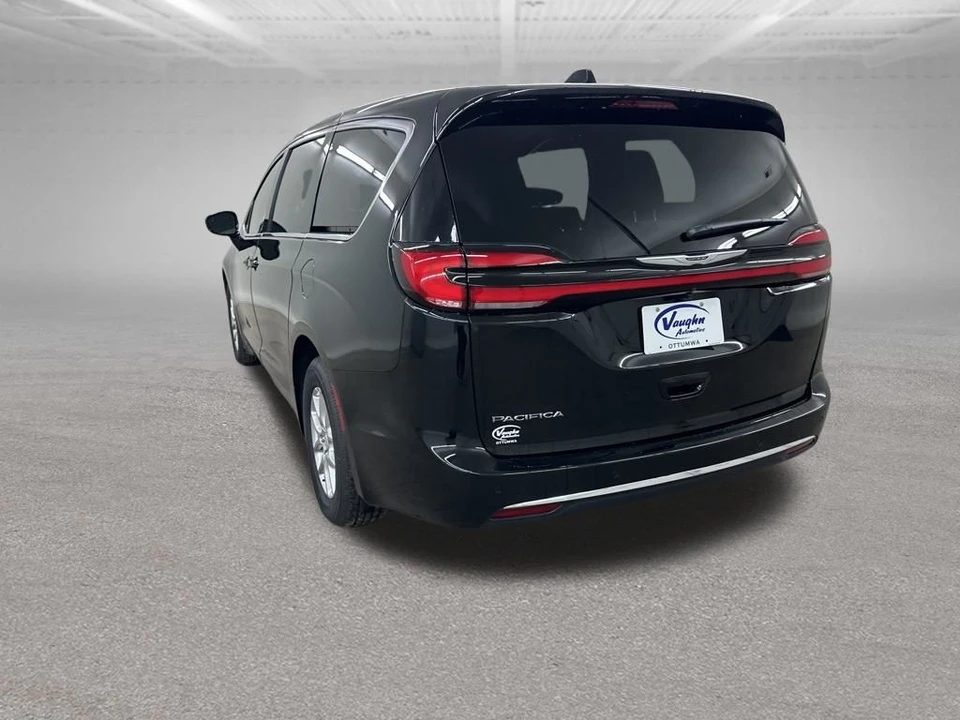 2026 Chrysler - Image 8 of 12