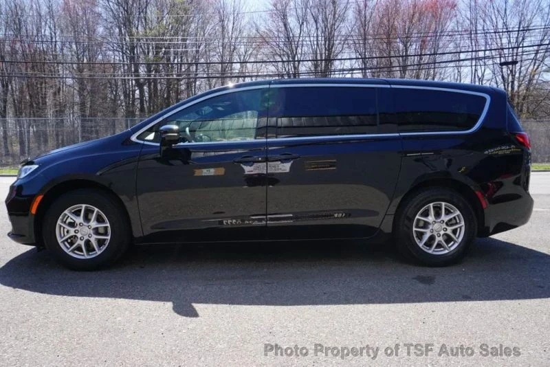 2026 Chrysler - Image 4 of 12