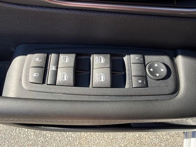 2026 Chrysler - Image 14 of 21