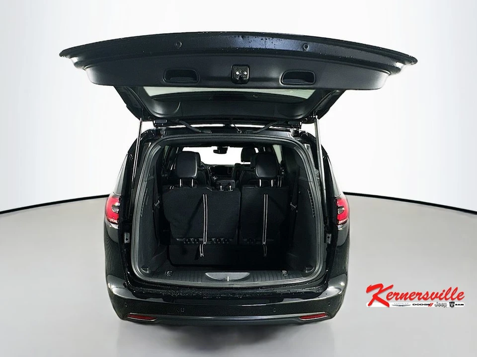 2026 Chrysler - Image 16 of 21