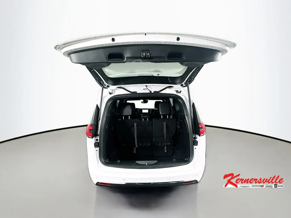 2026 Chrysler - Image 16 of 21