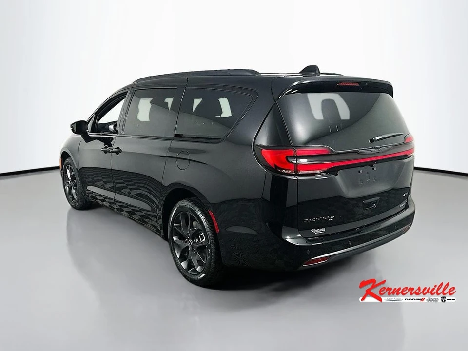 2026 Chrysler - Image 5 of 22