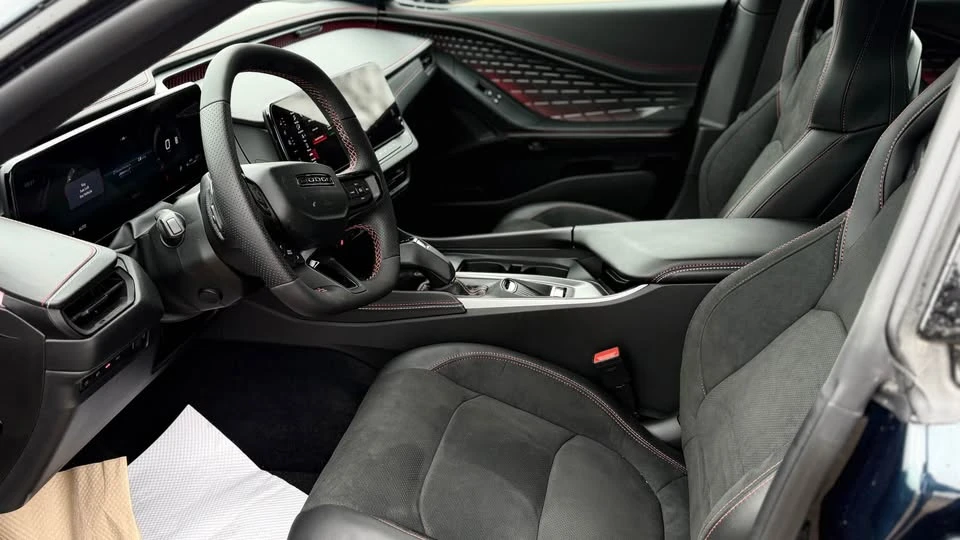 2026 Dodge Charger - Image 9 of 13