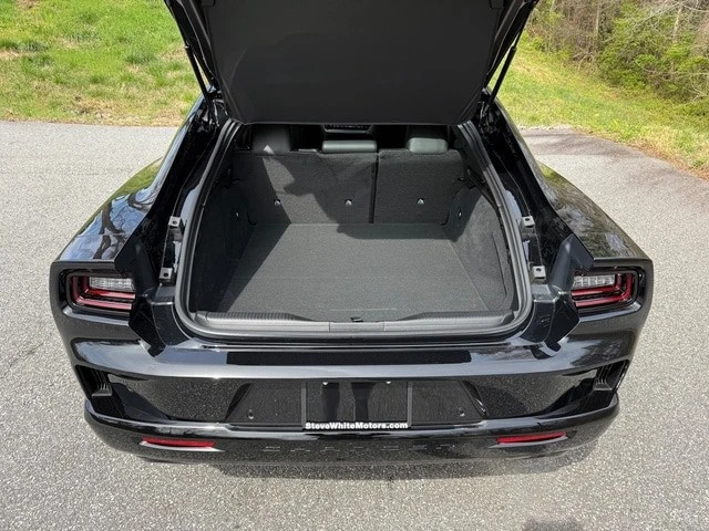 2026 Dodge Charger 8th Gen - Image 17 of 30