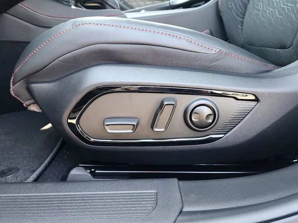 2026 Dodge Charger 8th Gen - Image 11 of 20