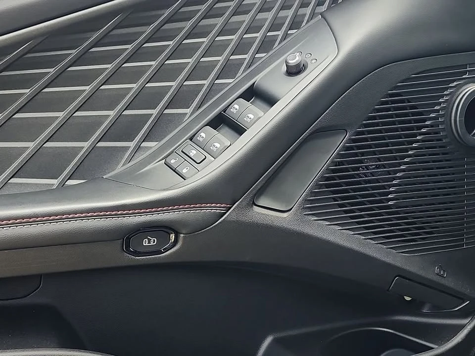 2026 Dodge Charger 8th Gen - Image 12 of 20
