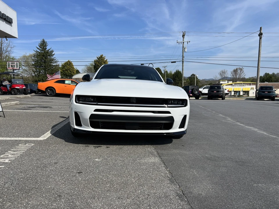2026 Dodge Charger 8th Gen - Image 5 of 31