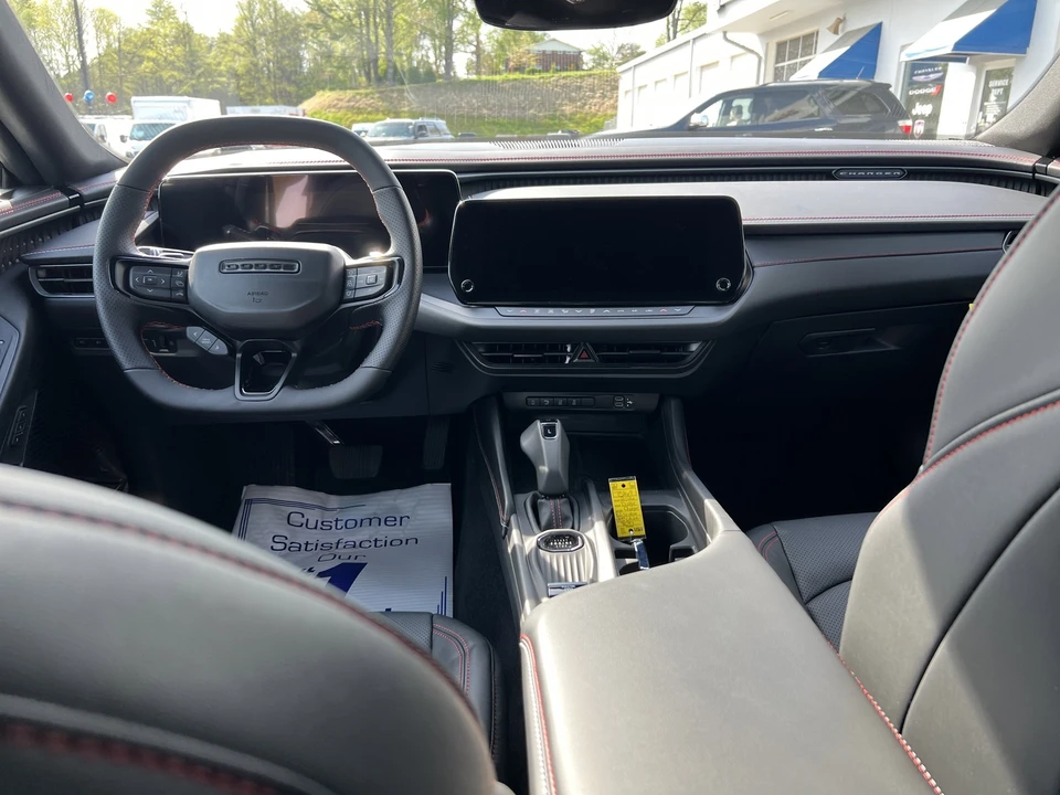2026 Dodge Charger 8th Gen - Image 13 of 31
