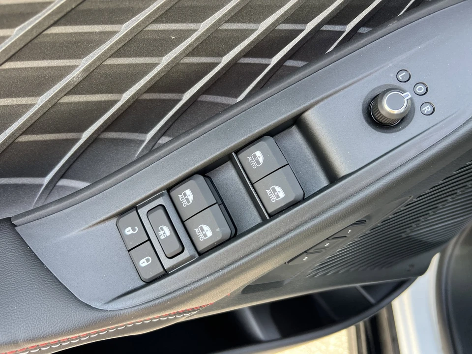 2026 Dodge Charger 8th Gen - Image 14 of 31
