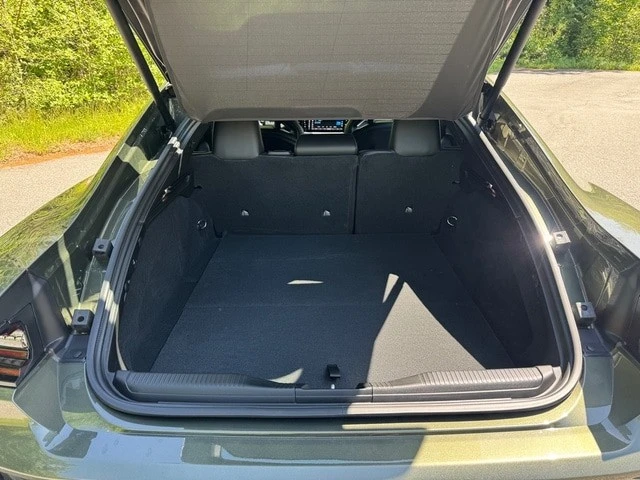 2026 Dodge Charger 8th Gen - Image 17 of 31