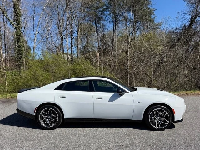 2026 Dodge Charger 8th Gen - Image 5 of 21