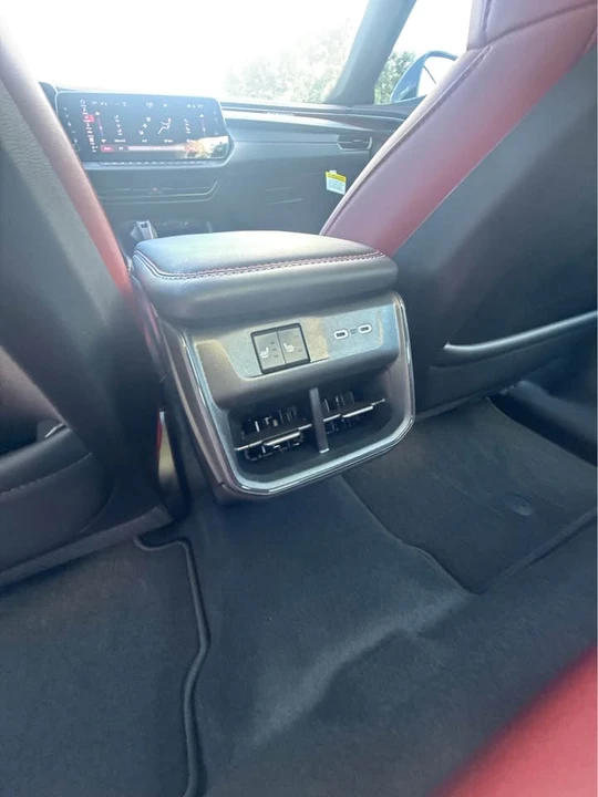 2026 Dodge Charger 8th Gen - Image 16 of 20