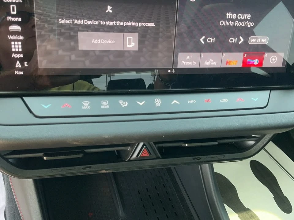 2026 Dodge Charger 8th Gen - Image 15 of 19