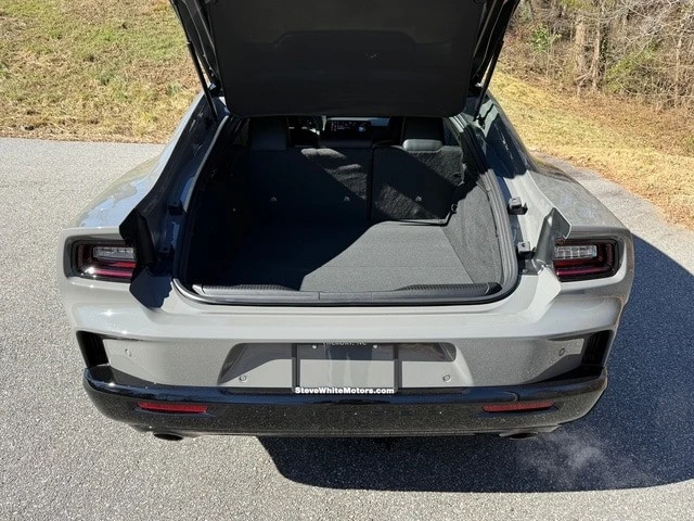 2026 Dodge Charger 8th Gen - Image 17 of 31