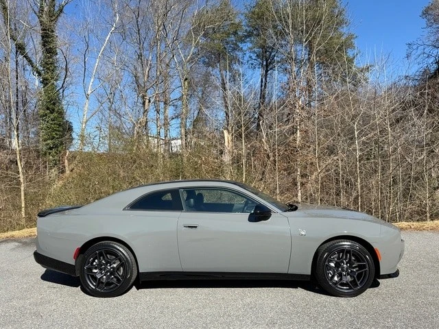2026 Dodge Charger 8th Gen - Image 6 of 31