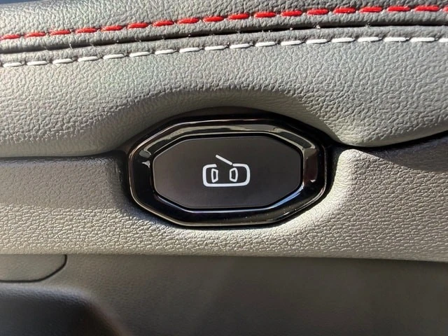 2026 Dodge Charger 8th Gen - Image 13 of 21