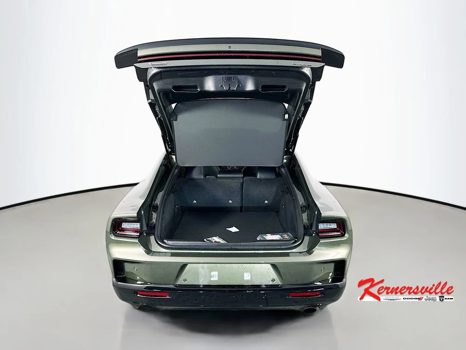 2026 Dodge Charger 8th Gen - Image 15 of 21