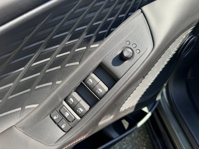 2026 Dodge Charger Daytona 8th Gen - Image 12 of 31