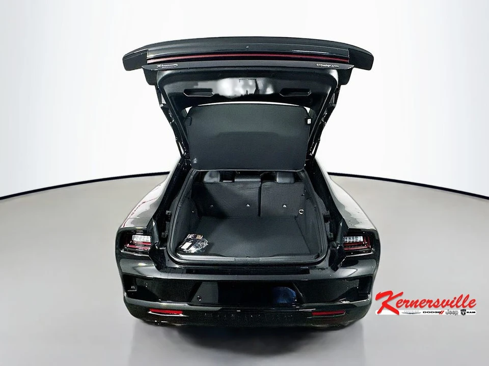 2026 Dodge Charger 8th Gen - Image 16 of 21