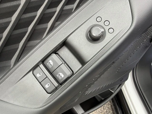 2026 Dodge Charger 8th Gen - Image 12 of 21