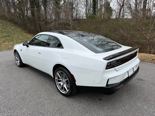 2026 Dodge Charger Daytona 8th Gen - Image 9 of 31