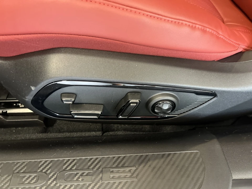 2026 Dodge Charger Daytona 8th Gen - Image 14 of 31