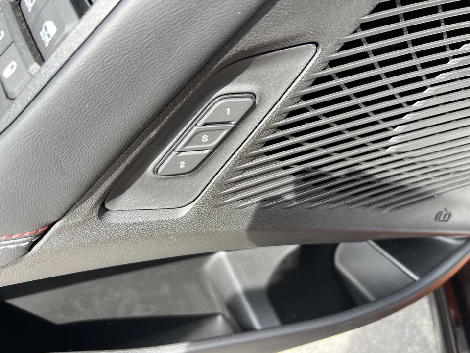 2026 Dodge Charger Daytona 8th Gen - Image 14 of 31