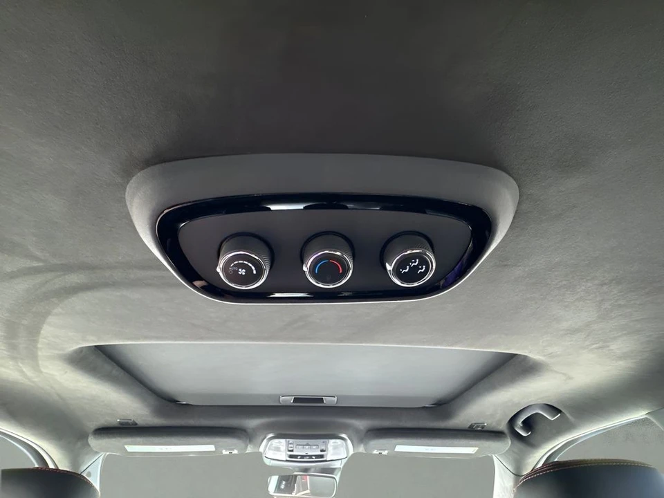 2026 Dodge Durango 3rd Gen - Image 12 of 31