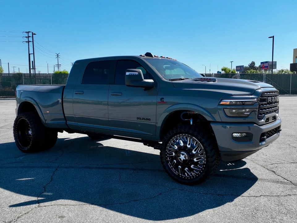 2026 Ram 3500 - Image 10 of 13