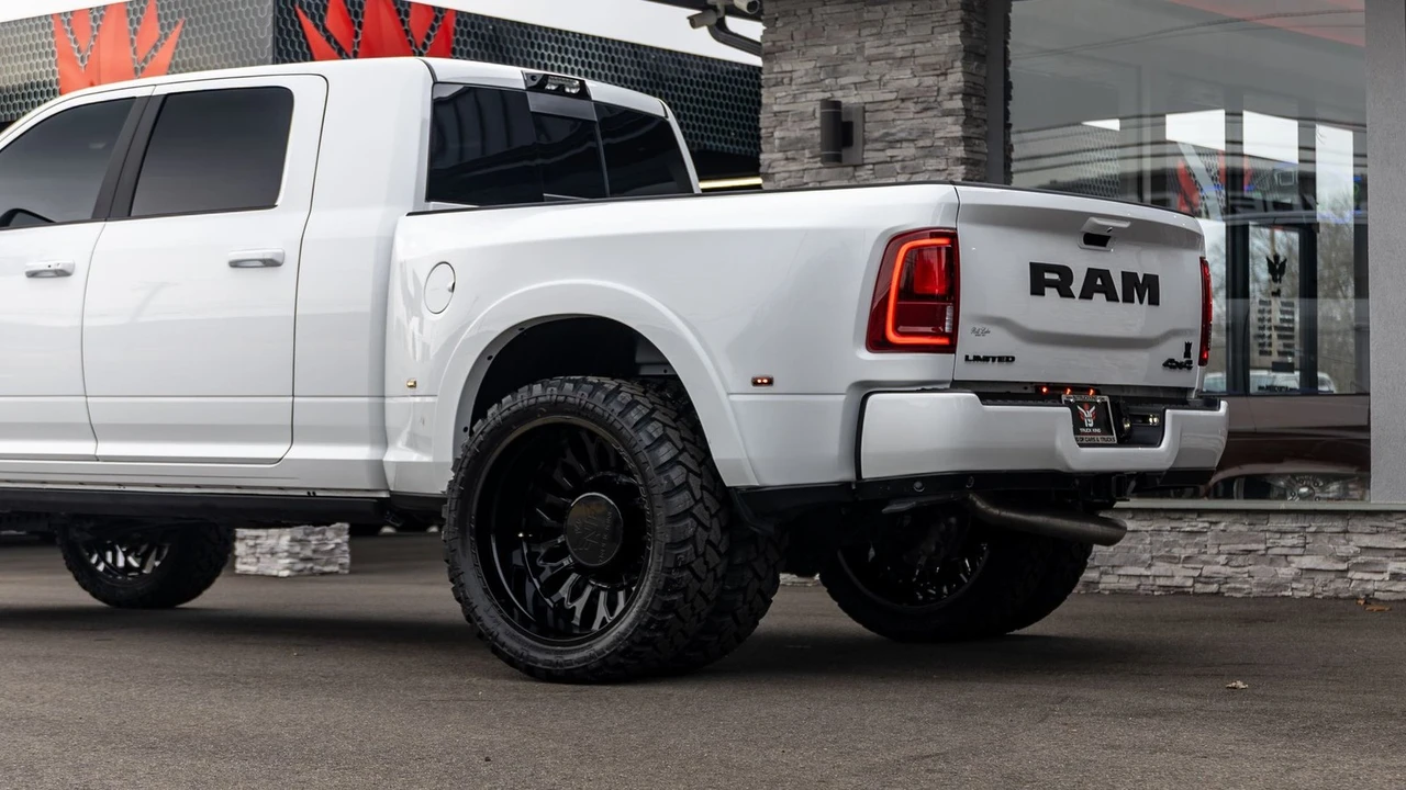 2026 Ram 3500 - Image 12 of 21