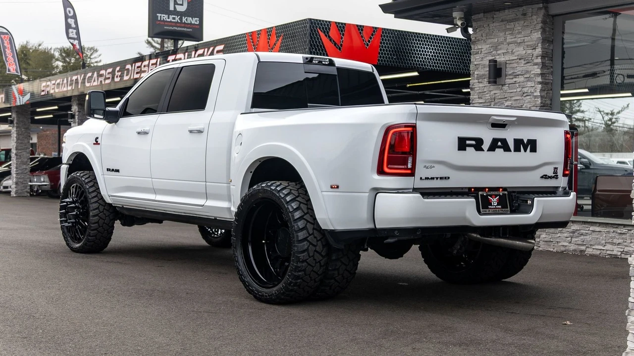 2026 Ram 3500 - Image 17 of 21