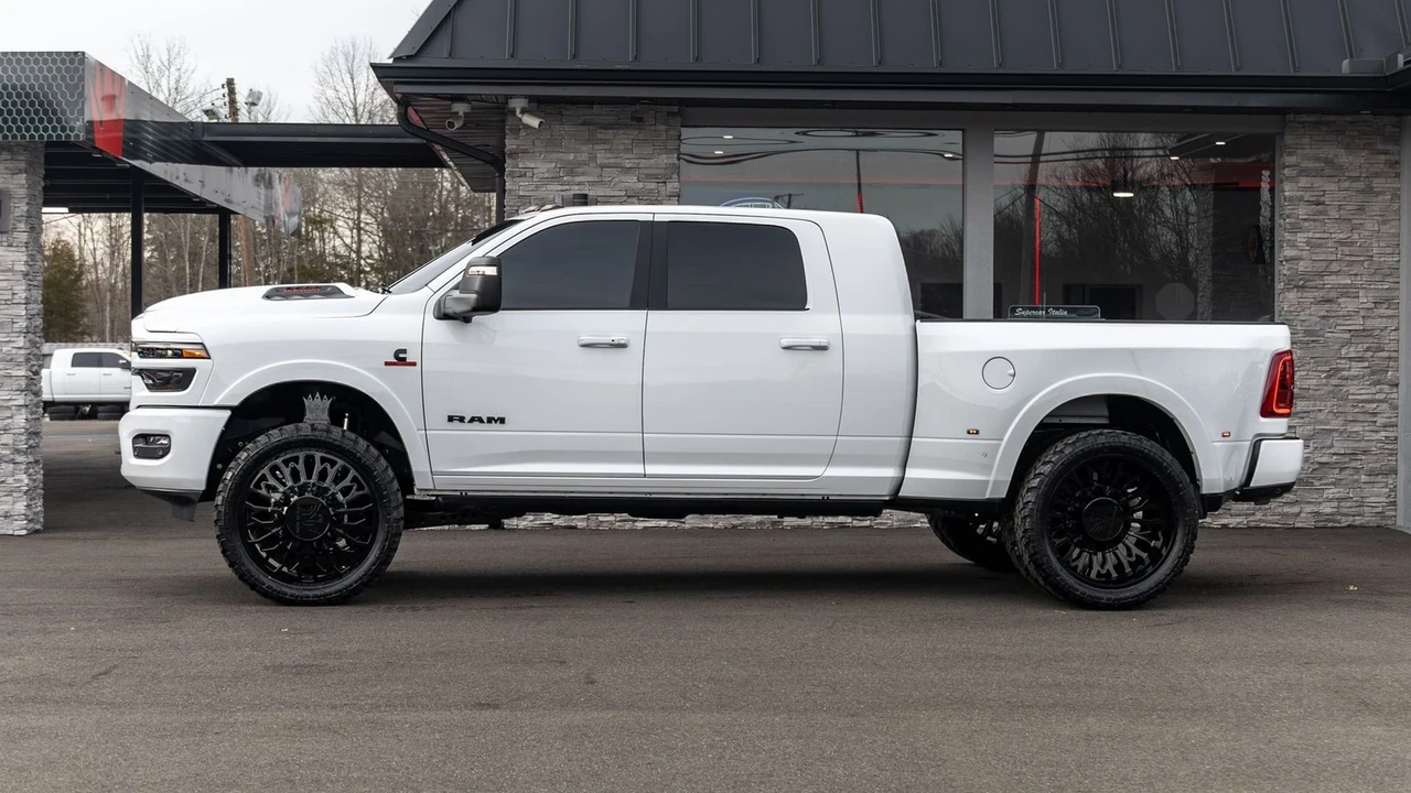 2026 Ram 3500 - Image 10 of 21