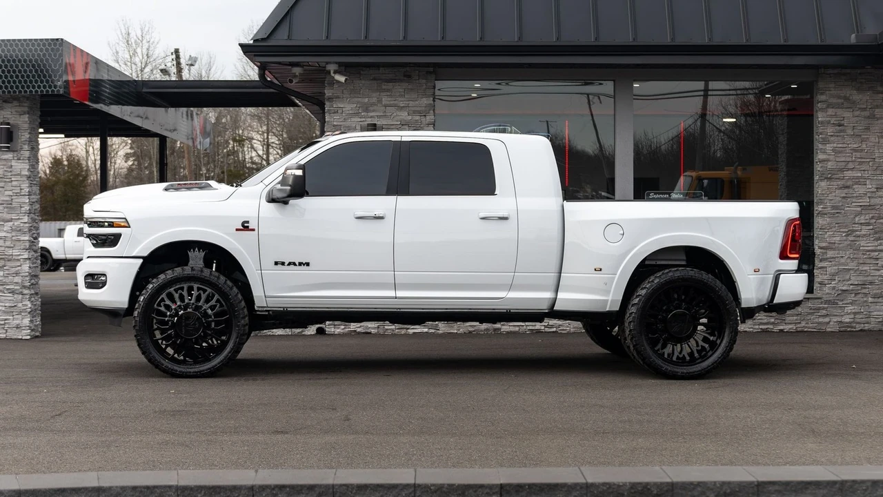2026 Ram 3500 - Image 11 of 21