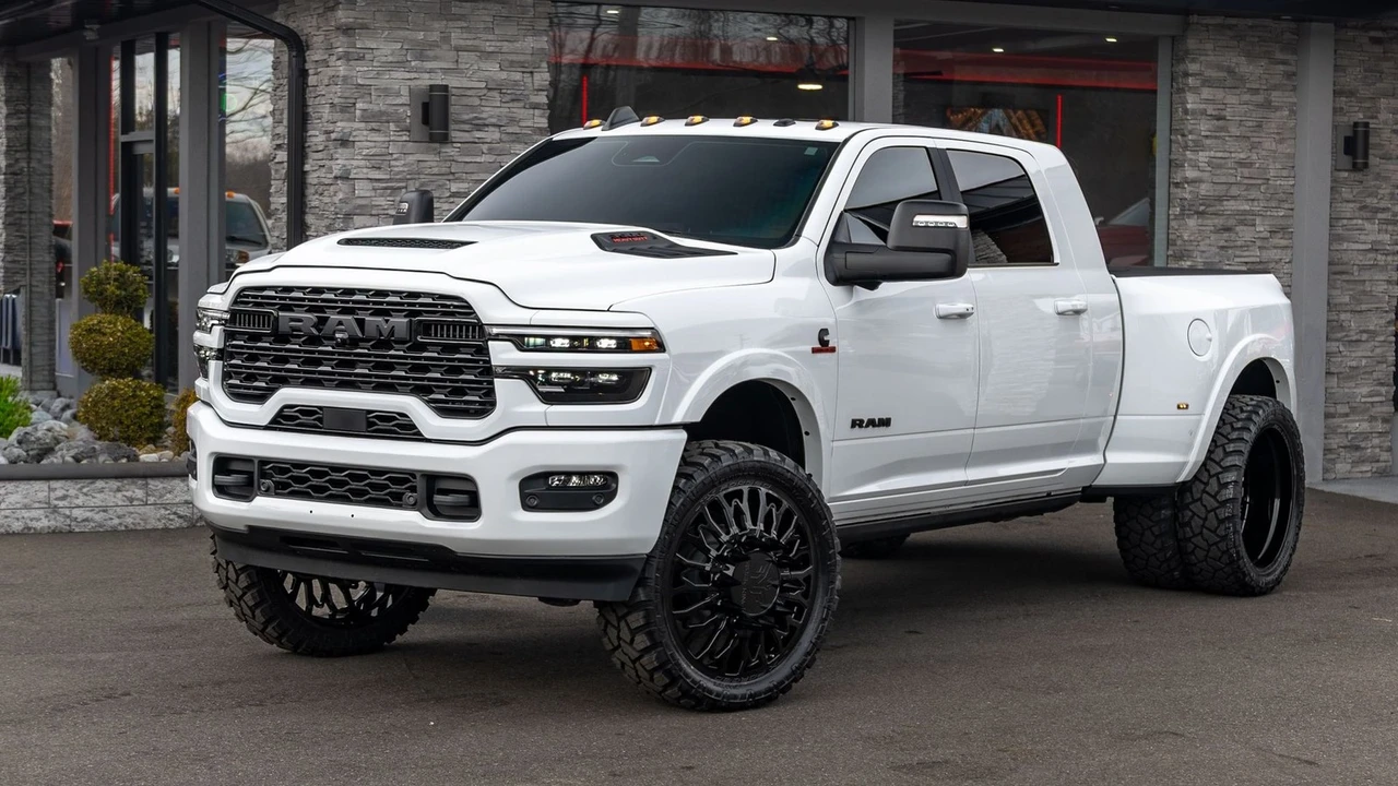 2026 Ram 3500 - Image 5 of 21