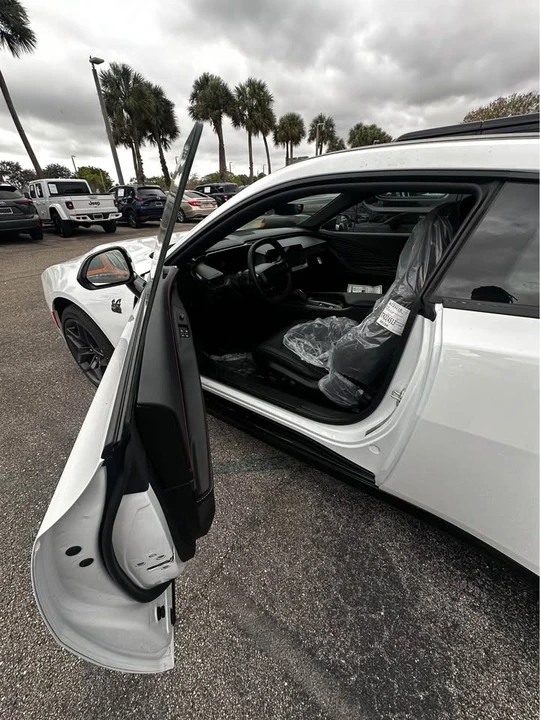 2026 Dodge Charger 8th Gen - Image 5 of 11
