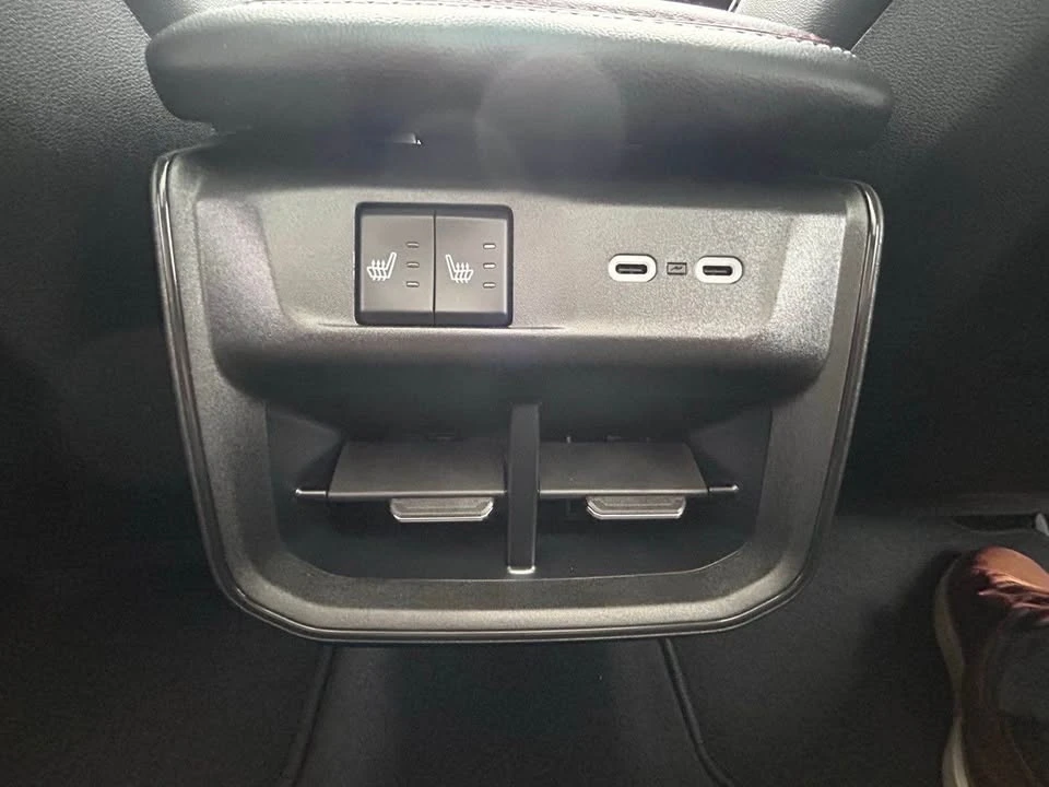 2026 Dodge Charger 8th Gen - Image 8 of 19