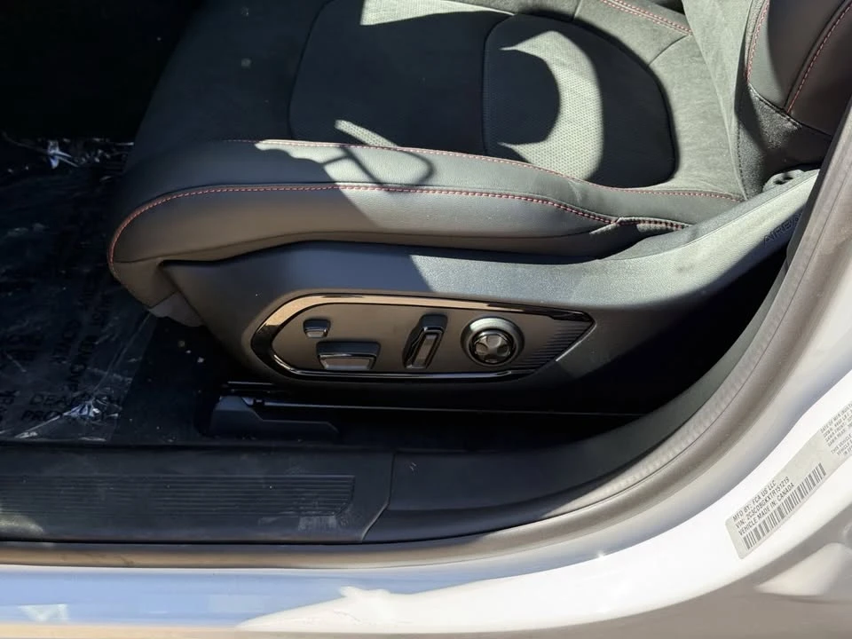 2026 Dodge Charger 8th Gen - Image 13 of 19