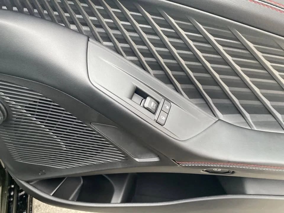 2026 Dodge Charger 8th Gen - Image 11 of 19