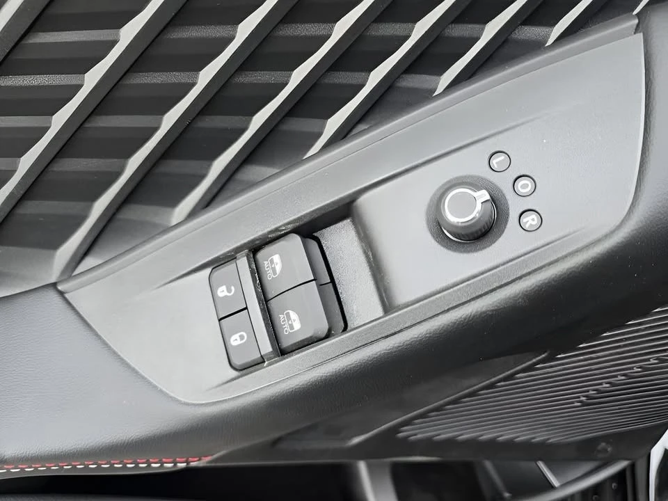 2026 Dodge Charger 8th Gen - Image 11 of 20