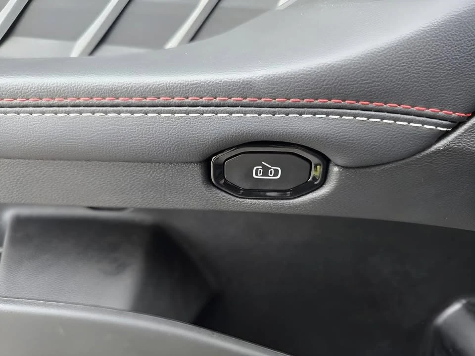 2026 Dodge Charger 8th Gen - Image 12 of 20