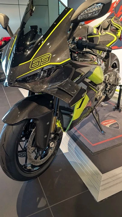 2026 Ducati V4 - Image 3 of 6