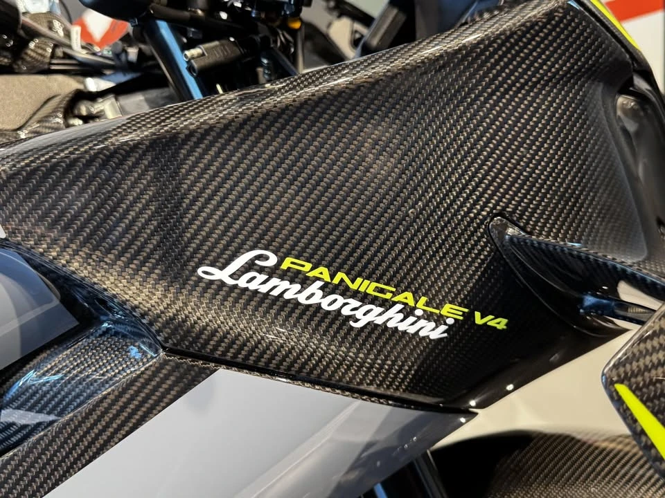 2026 Ducati V4 - Image 9 of 16
