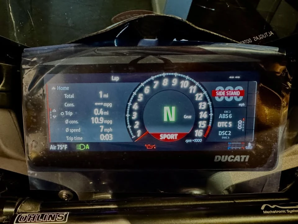 2026 Ducati V4 - Image 10 of 16