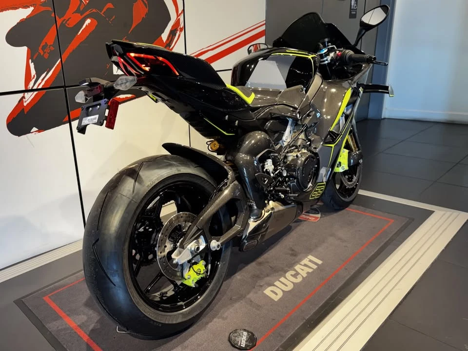 2026 Ducati V4 - Image 6 of 16