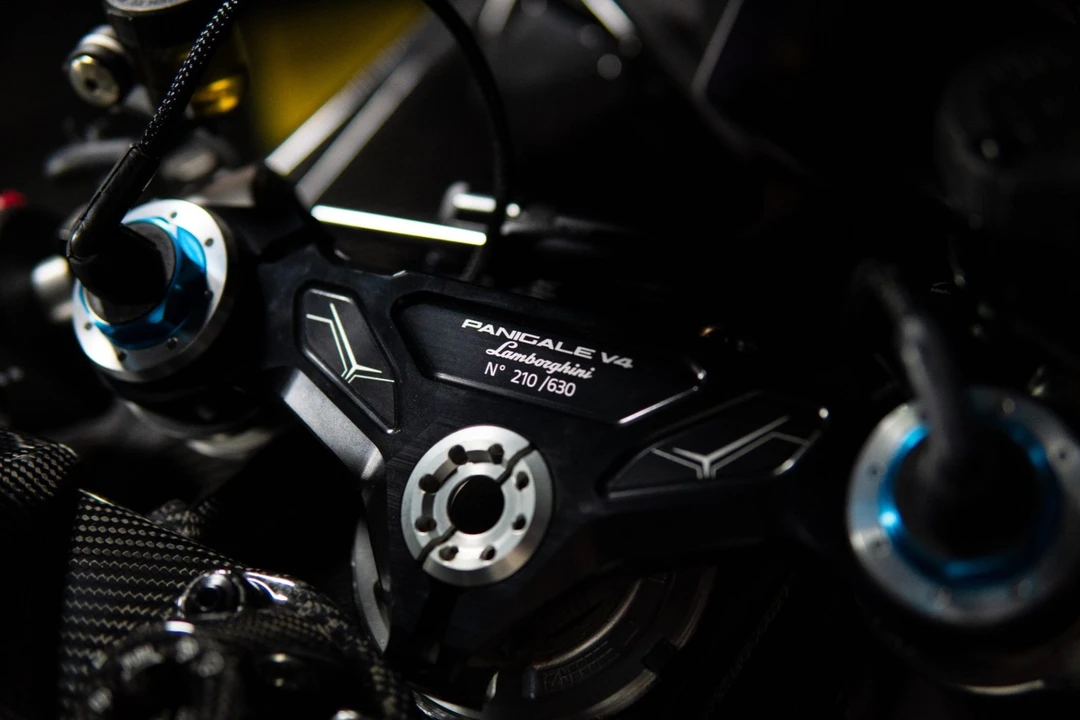 2026 Ducati V4 - Image 6 of 8