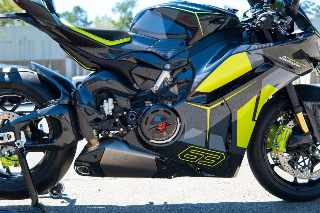 2026 Ducati V4 - Image 7 of 8
