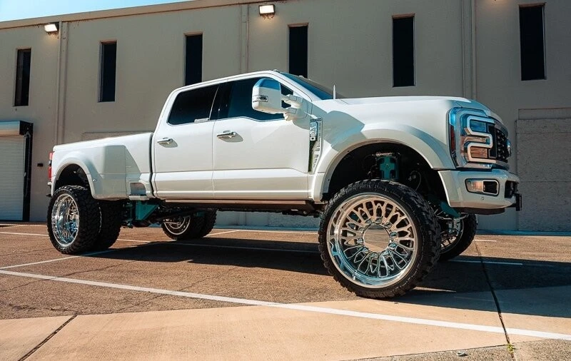 2026 Ford Super Duty 5th Gen - Image 2 of 4
